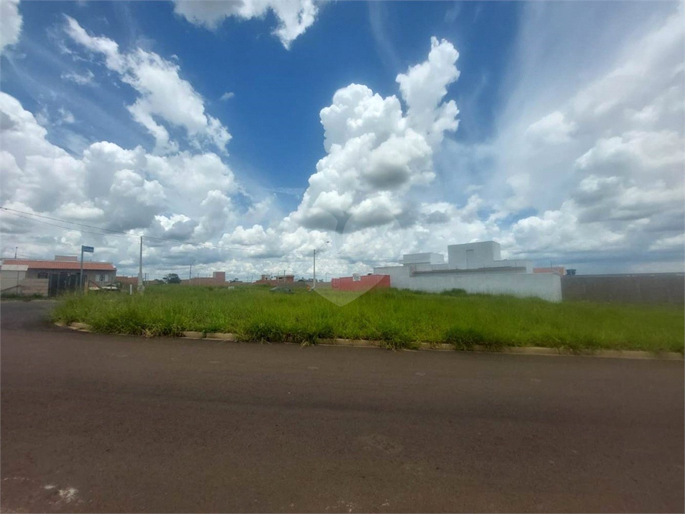 Terreno para venda no Residencial Arcoville.