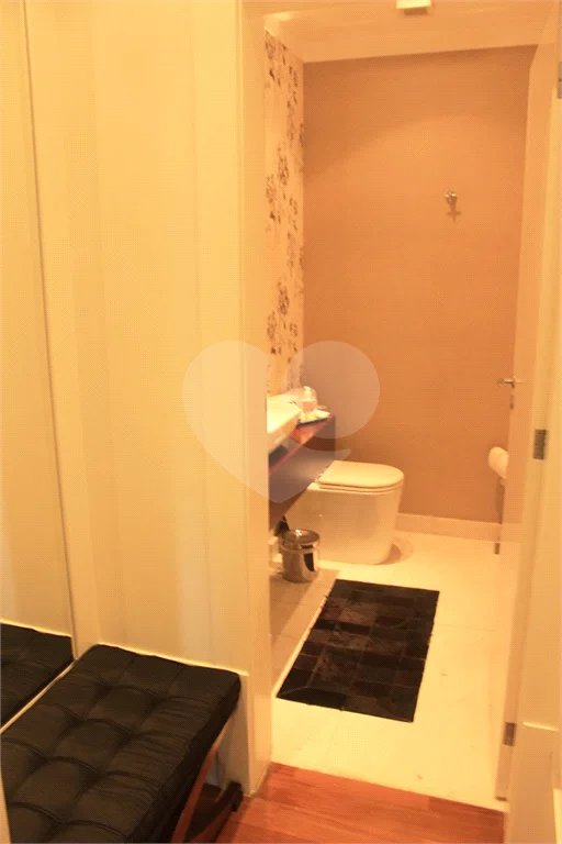 Apartamento na Vila Mariana com 5 dormitórios 04 suítes à venda