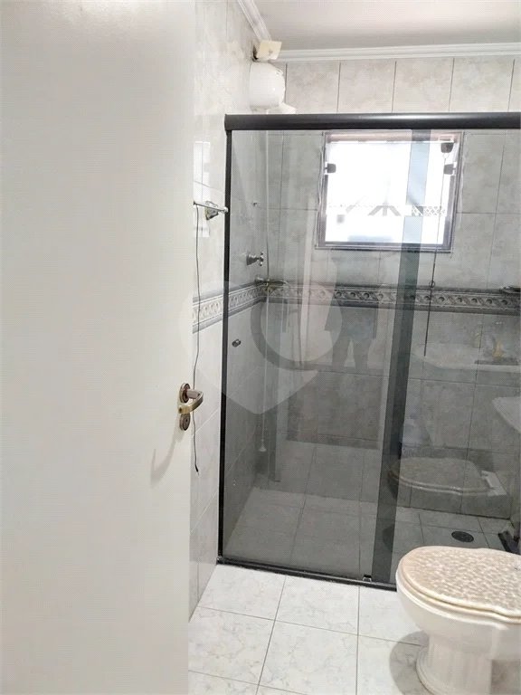 Casa com 324m², 4 dormitórios, sendo 1 suíte, 4 vagas, à venda no Jardim Las Vegas em Santo André.
