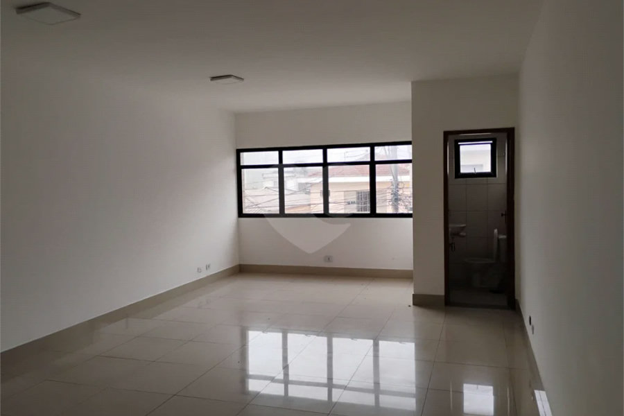 Aluga-se sala comercial na Vila Santa Catarina