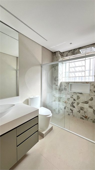 Apartamento com 69 metros todo reformado ao lado da Alameda Lucas em Atibaia.