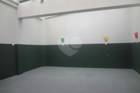Casa comercial à venda na Rua Treze de Maio