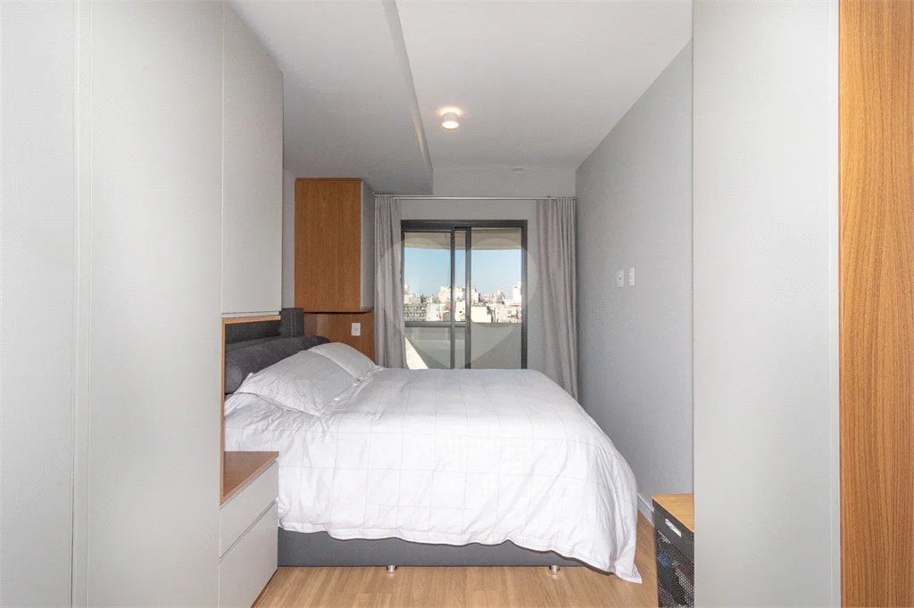 Apartamento de 68m² com 2 Quartos (1 Suíte) e 1 Vaga no Condomínio Downtown - República