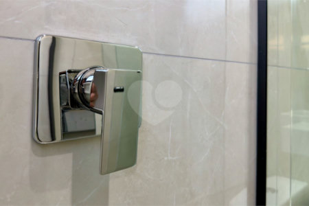Casa térrea 3 dormitórios (3 suítes), espaço gourmet, piscina, 2 vagas garagem, condomínio fechado com ampla área lazer