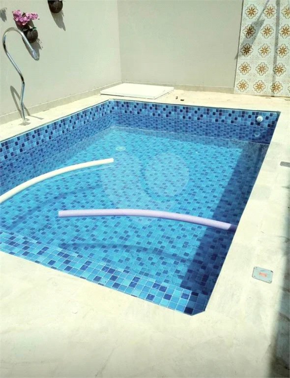 Sua nova casa com piscina e área gourmet te espera! no Golden Park em Hortolandia