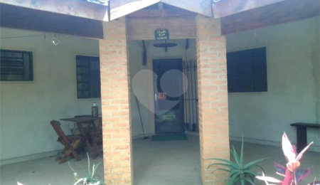 Chácara à venda com 3 quartos, sendo 1 suíte,  em Zona Industrial I, Itirapina, SP