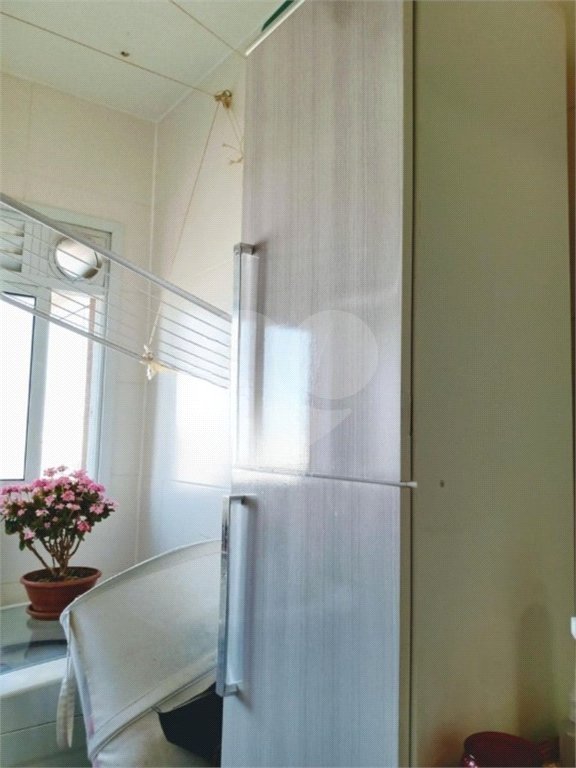 Apartamento à venda no Brás, 1 quarto, varanda, garagem, semimobiliado