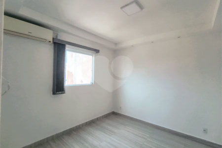 Casa com Suíte Master, Closet, Piscina e Espaço Gourmet Próxima ao Parque Ecológico- 03 quartos -com quintal
