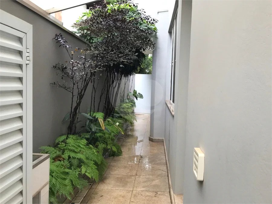 SOBRADO ALTO PADRÂO COND.PARQUE SABARA