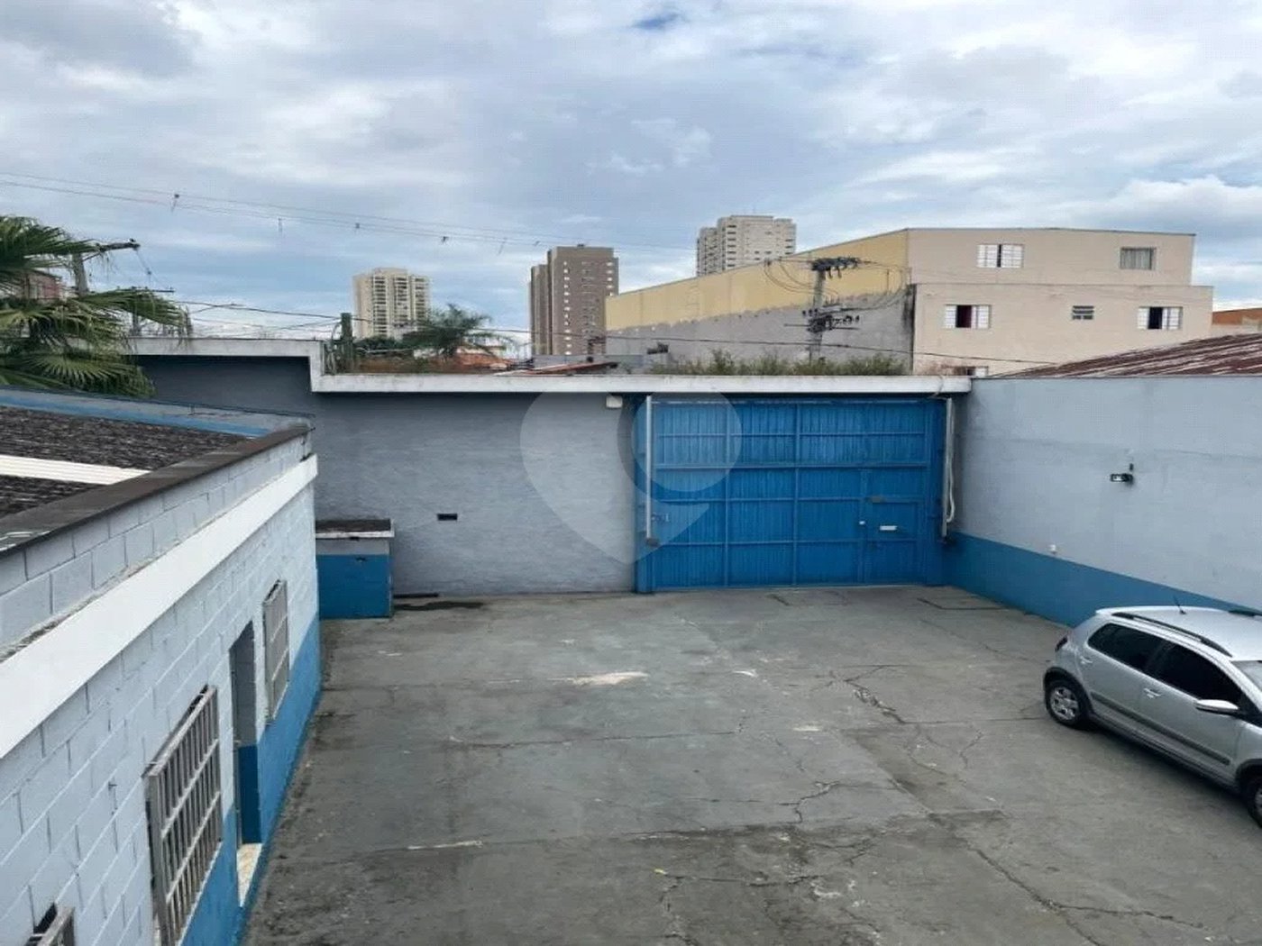 Galpão de 680 M² a 01 km da Rodovia Anchieta.