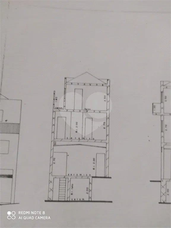 Casa comercial na Liberdade.