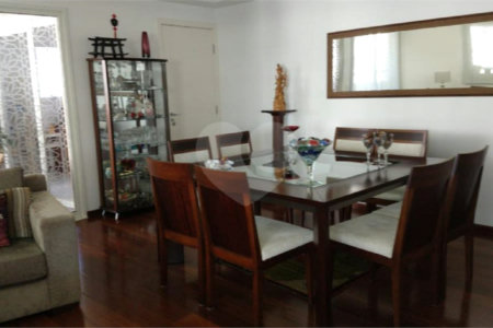 Apartamento à venda no Paraíso de 303m² com 4 suítes e 4 vagas.