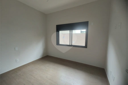 Casa exclusiva em Atibaia de alto padrão com 3 suítes, piscina, espaço gourmet, condomínio fechado, aceita financiamento