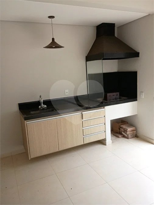 Casa à venda ou para alugar com 3 suítes no condomínio Quinta das Oliveiras, Valinhos - SP