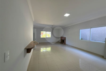 Casa à Venda com 5 Suítes na Vila Giglio em Atibaia/SP