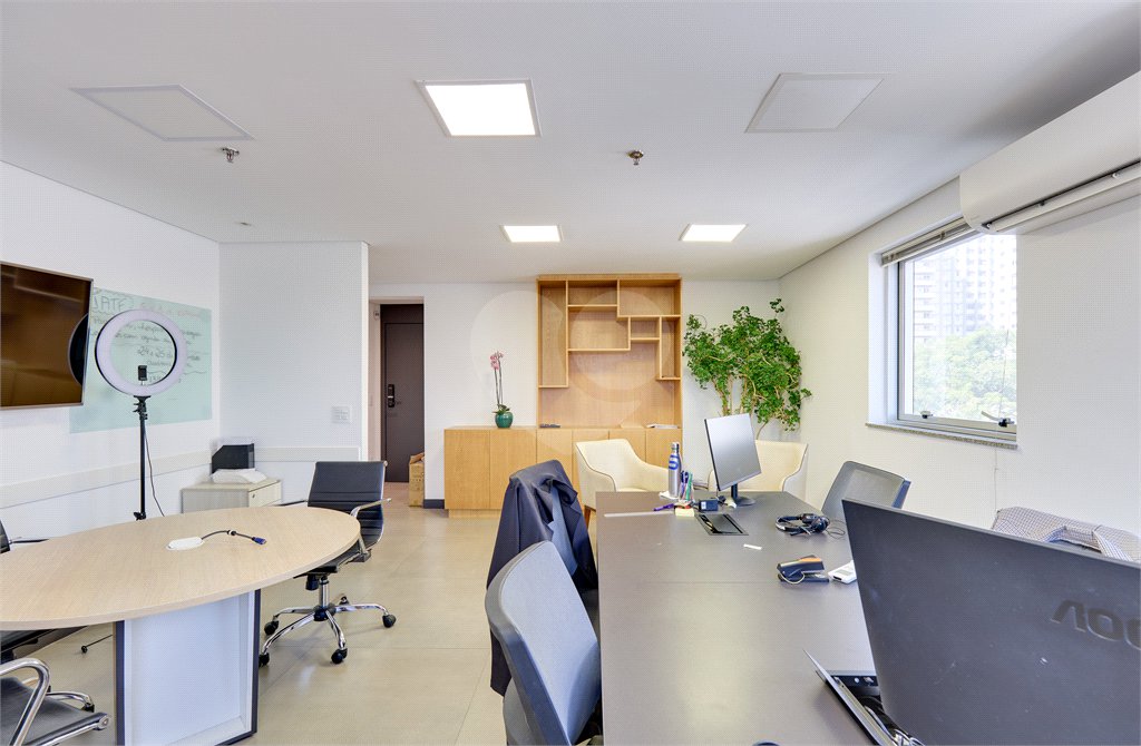 Sala comercial á venda em Santo Amaro, São Paulo - SP