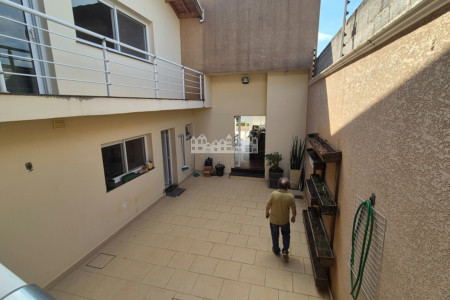 Casa à venda com 3 quartos, sendo 1 suíte, em Vila Esperia Ou Giglio, Atibaia - SP