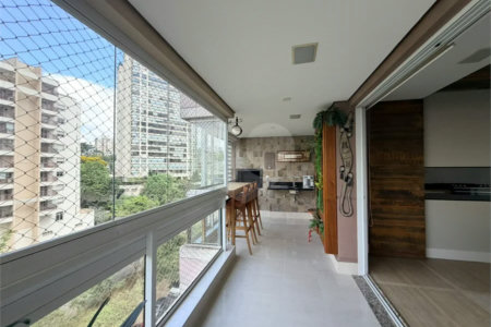 Apartamento à venda com 3 suítes em Vila Mariana, São Paulo, SP