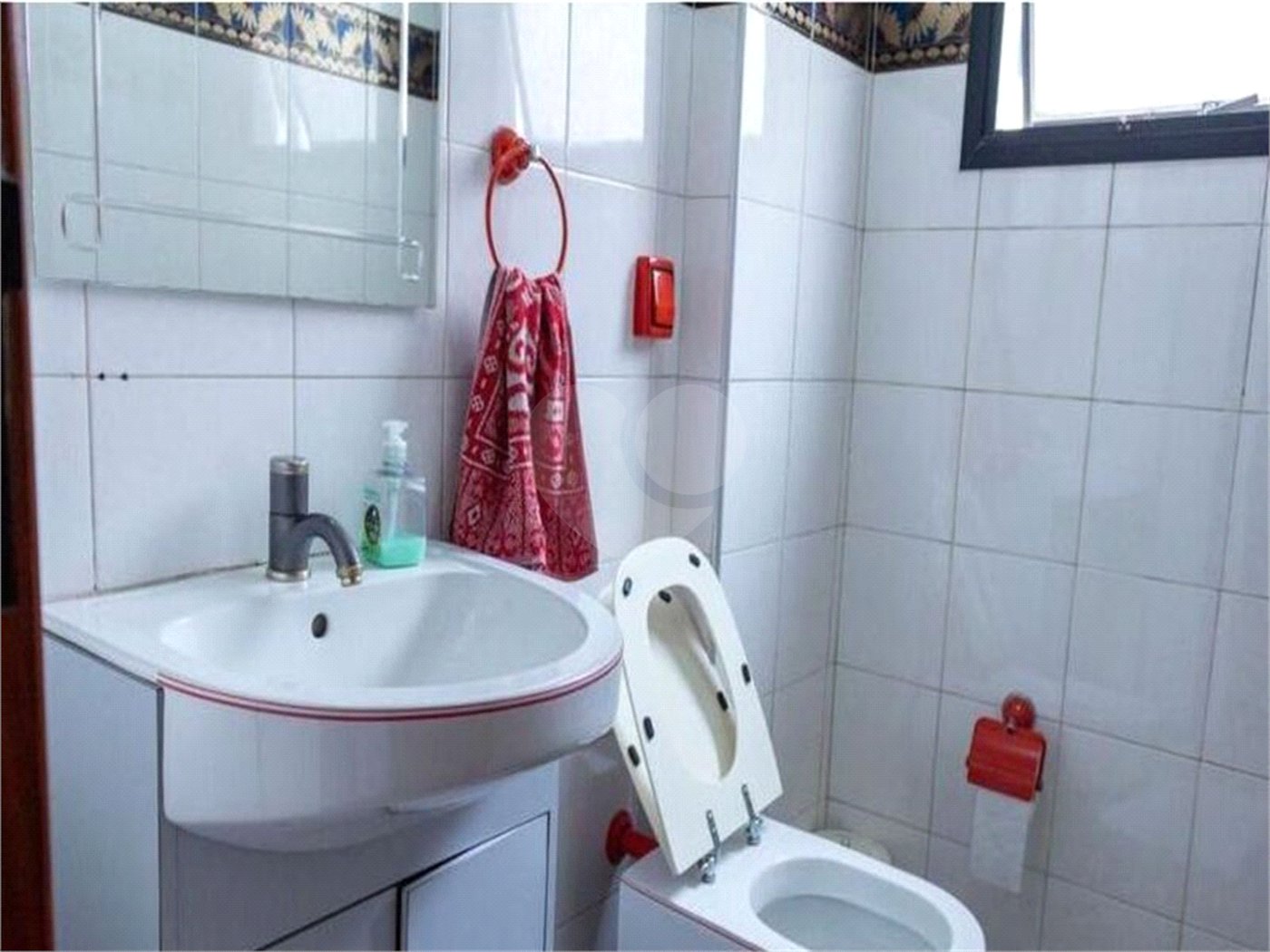 Apartamento com 04 Dorm 04 Suítes 04 Vagas na Saúde para venda ou locação.