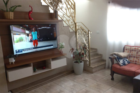 Sobrado à venda com 3 quartos em Jardim Bicão, São Carlos, SP