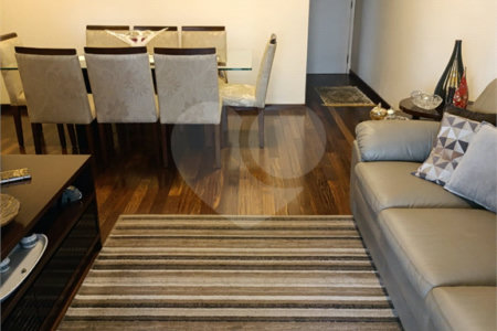 Apartamento na Região da Mooca. Excelente Localização com 3 Dormitórios sendo 1 Suíte e 2 Vagas de Garagem
