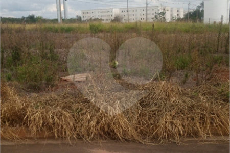 Lote no Jardim do Bosque, aceita financiamento ou aquisição de terreno e construção .