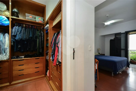 Imóvel de 226m² exclusivo com sala ampla 4 quartos, 2 suítes, 4 vagas Higienópolis