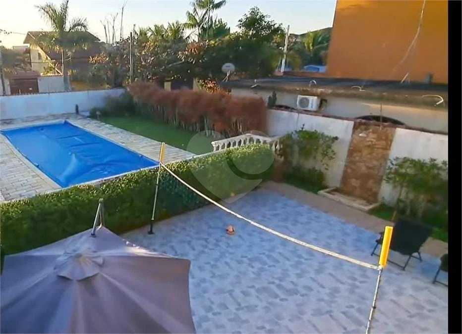 Belíssima casa com 04 dormitórios em Itanhaém