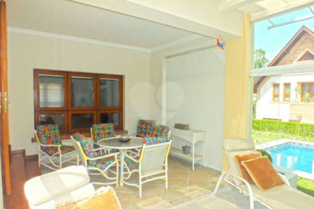 Casa à venda com 5 suítes no condomínio Vilaggio Monte Alegre, São Paulo - SP