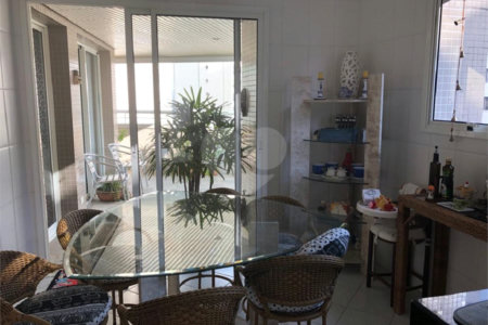 Apartamento à venda no Paraíso de 303m² com 4 suítes e 4 vagas.