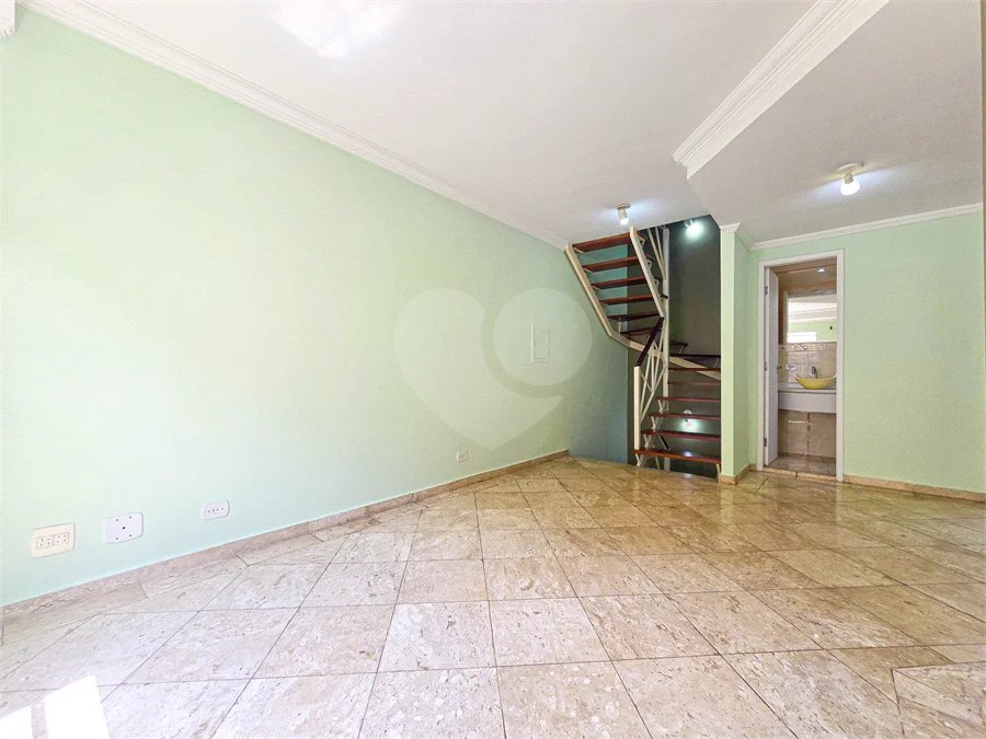 Casa em condomínio no Tucuruvi, 3 dormitórios, 1 suíte, 3 banheiros, 2 vagas e lazer com churrasqueira no condomínio