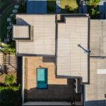 Indaiatuba - Condomínio Milano - Sobrado - 350 m² de terreno - 240 m² de área construída - 4 vagas de garagem, sendo 2 cobertas - Salas de estar e jantar integradas - 3 suítes com closet e varanda no pavimento superior - Escritório no térreo - Espaço gourmet com churrasqueira - Banheiro externo