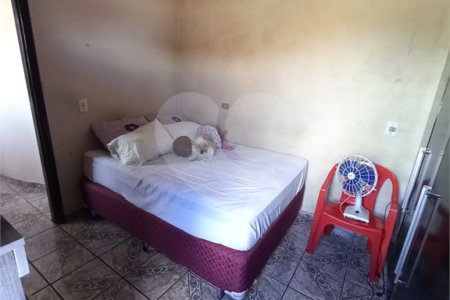 Sobrado com 3 dormitórios.