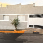 Casa térrea e espaçosa no centro da cidade por apenas R$370.000,00!!! Vamos agendar uma visita?