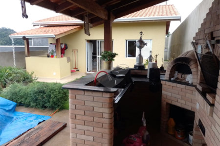 Casa á venda em Atibaia - SP
