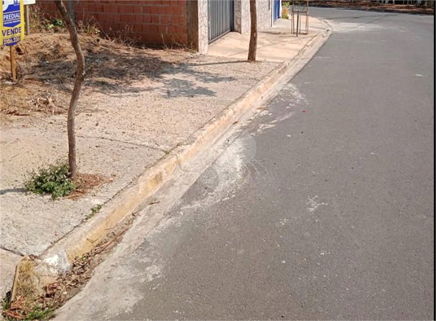 Terreno plano contendo 160,00 m² .