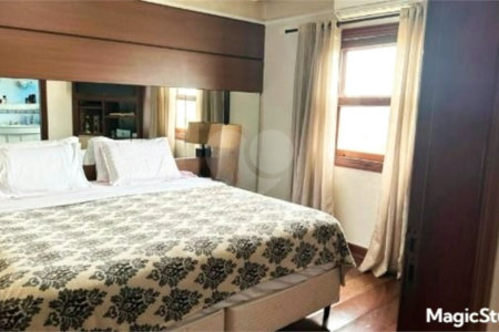 Casa com 400m², 4 dormitórios, sendo 3 suítes, 5 vagas de garagem, à venda na Vila Prudente.