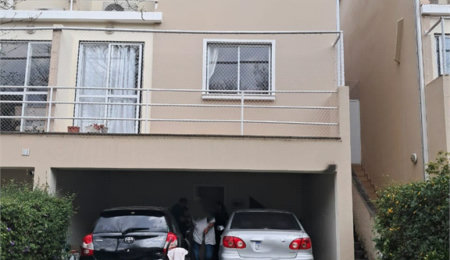 Casa à venda com 4 quartos, sendo 1 suíte,  no condomínio Villas IV, São Paulo - SP