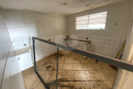 Galpão comercial na Avenida São Carlos- Vila Lutfalla