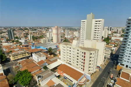 Apartamento com 3 suítes no centro de São Carlos