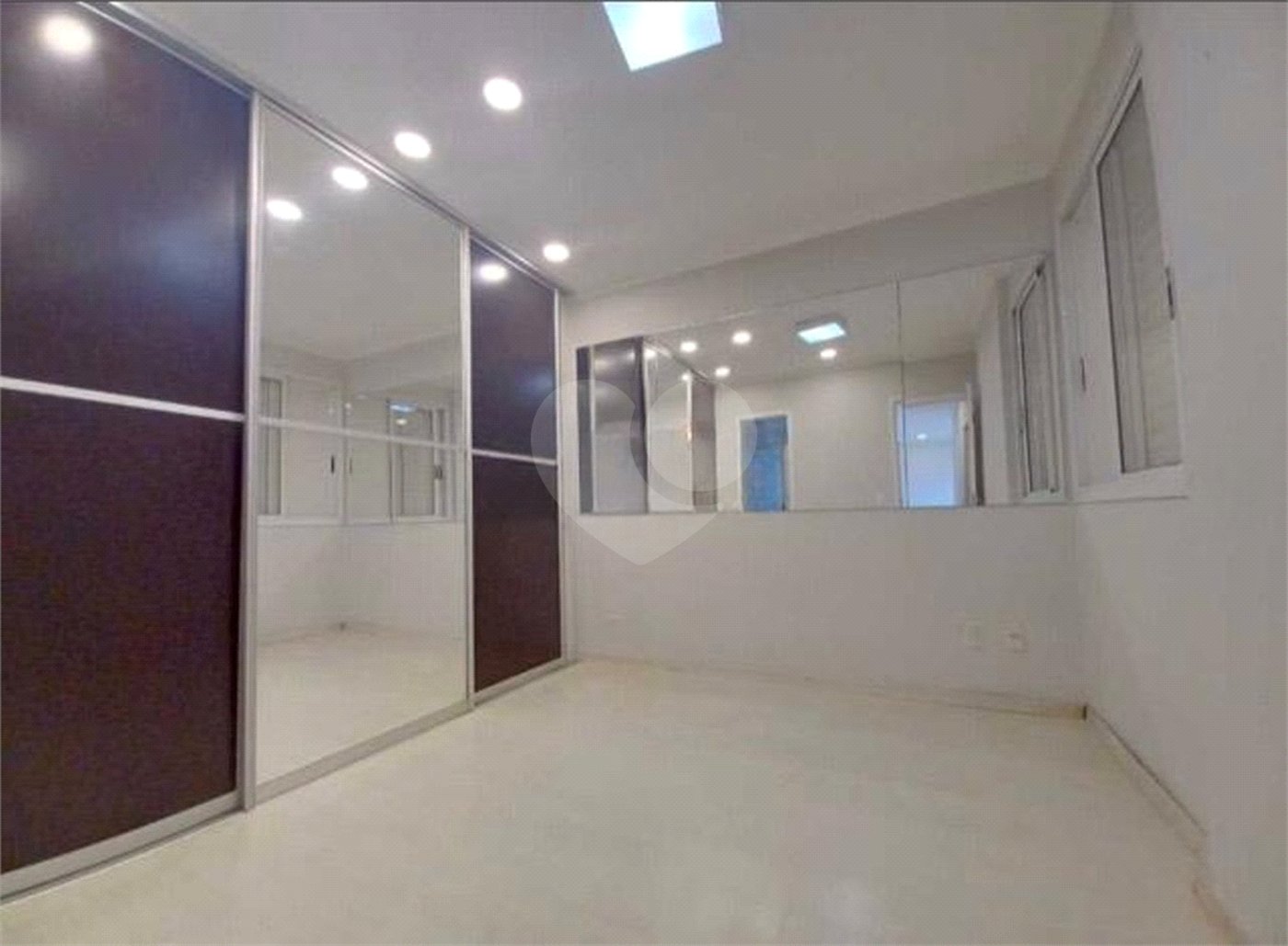 Apartamento no Edifício Torres di Itália.