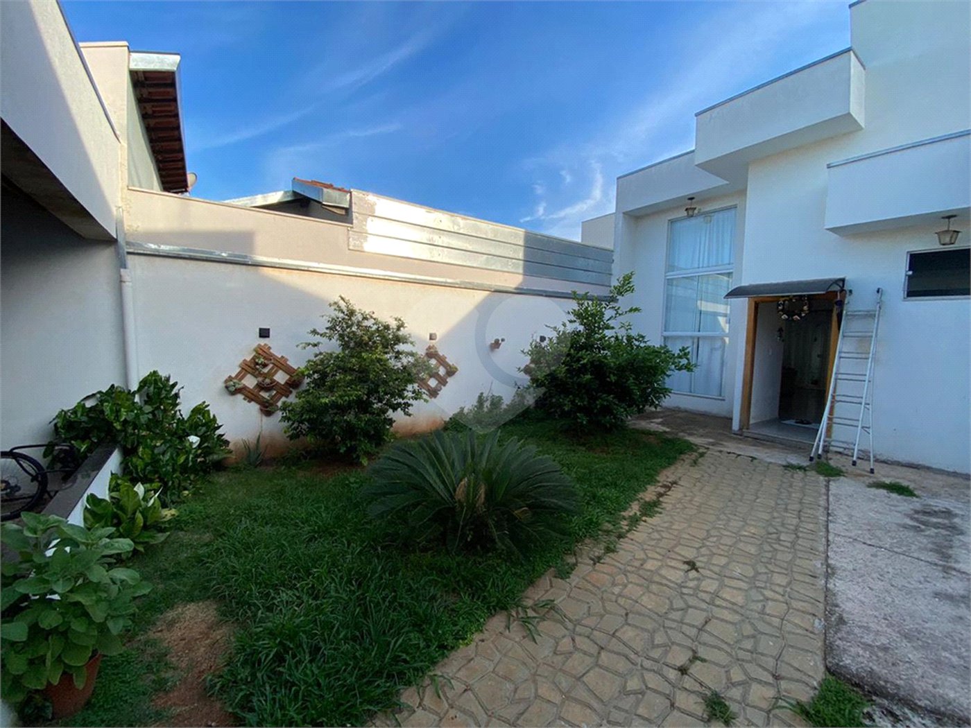 Casa térrea no Samambaia.