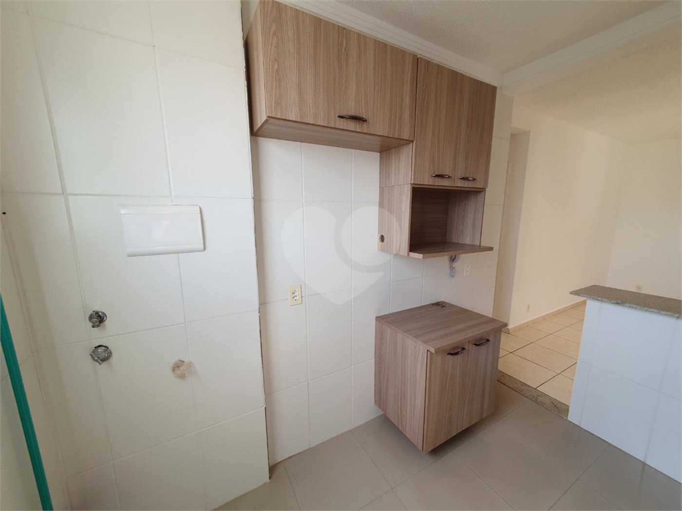 Apartamento no Condomínio Parque Alamo.