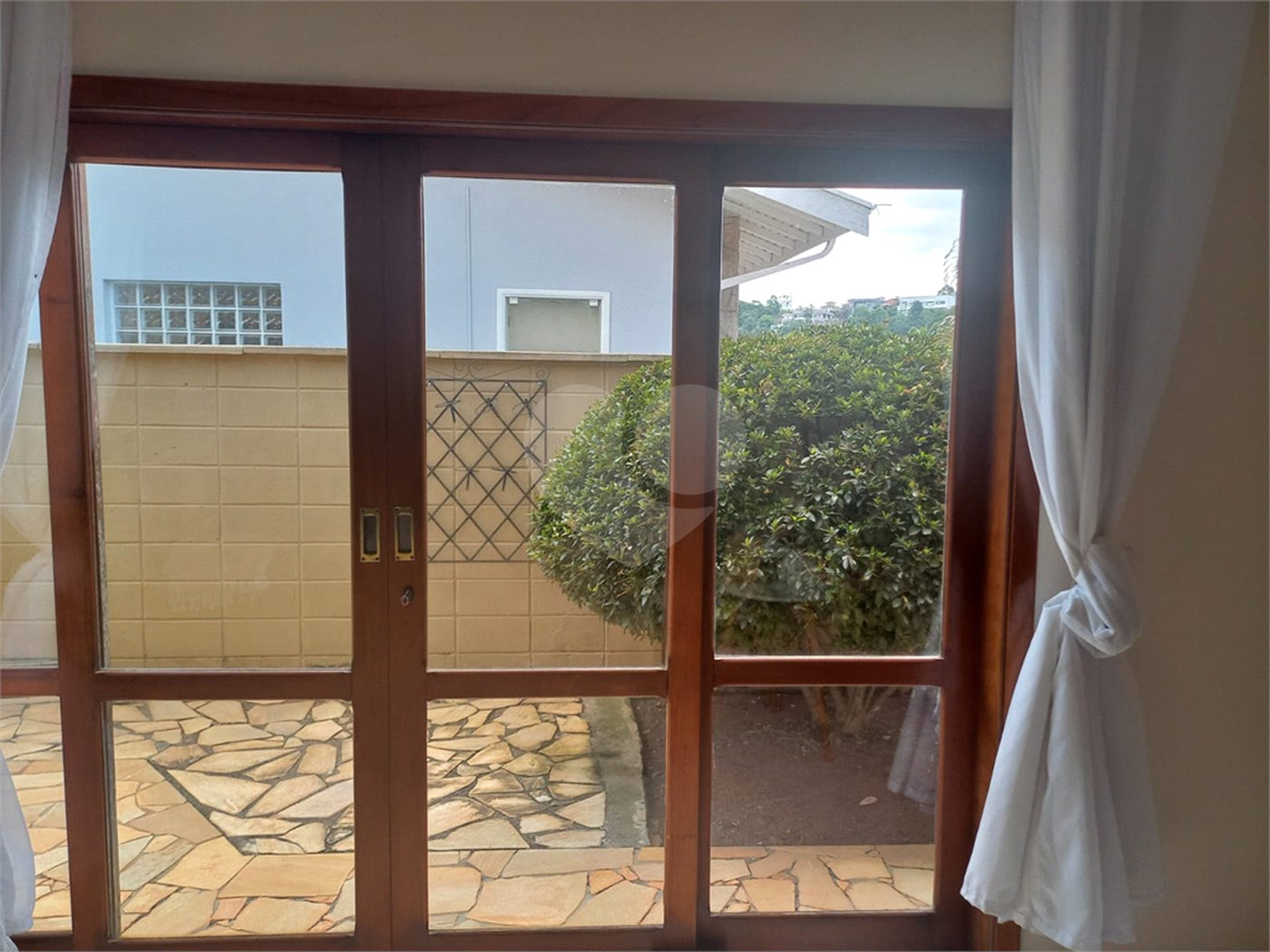 Casa à venda com 4 quartos, sendo 2 suítes,  em Villaggio Capríccio, Louveira, SP