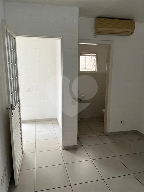 Ótimo Prédio Comercial !! Vende Total ou Aluga andar superior..OPORTUNIDADE !