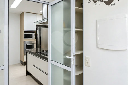 Apartamento mobiliado de 106 m² no Centro de São Bernardo, com 3 dormitórios, suíte, 3 vagas, vista livre e condomínio com lazer completo.