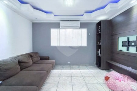 Casa com 150m², 5 dormitórios, sendo 1 suíte, 2 vagas de garagem, à venda na Vila Matilde.