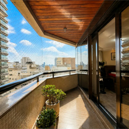 Apartamento de 184 m² em andar alto com 4 dormitórios e 3 vagas em Perdizes