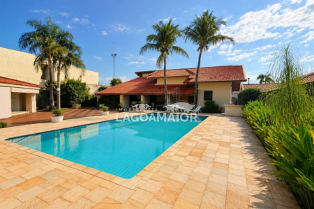 Casa à venda com 6 quartos, sendo 3 suítes, em Santos Dumont, Três Lagoas - MS