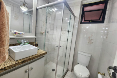 Apartamento com 70m² , 2 dormitórios , sendo 1 suíte , 2 vagas , à venda no Bosque da Saúde.